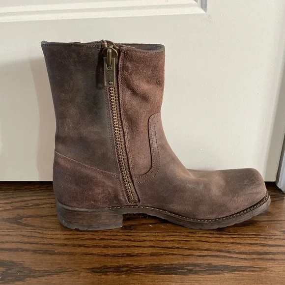 MENS’S FRYE HEATH INSIDE ZIP BOOT - Picture 4 of 5